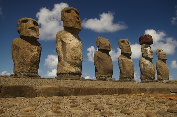 Moai statues